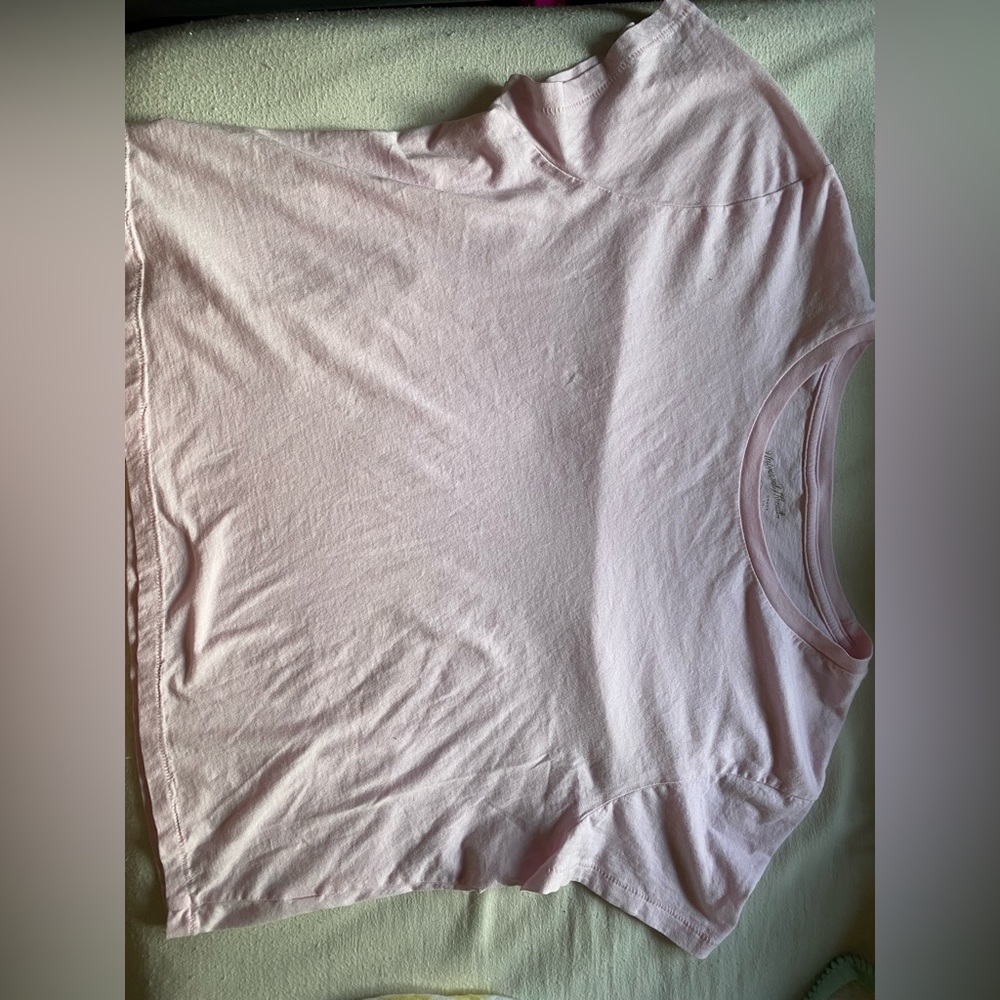 Pink cropped shirt